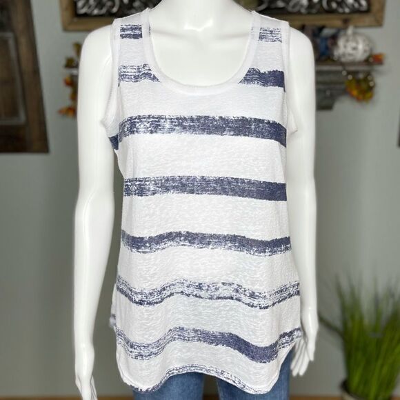 Crosby. White And Blue Stripe Button Back Closure Tank Top size Small - Picture 14 of 15